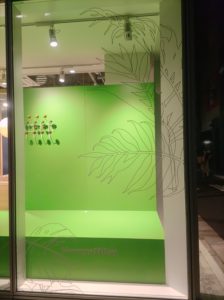 ガラス面 内貼り カッティングシート貼り